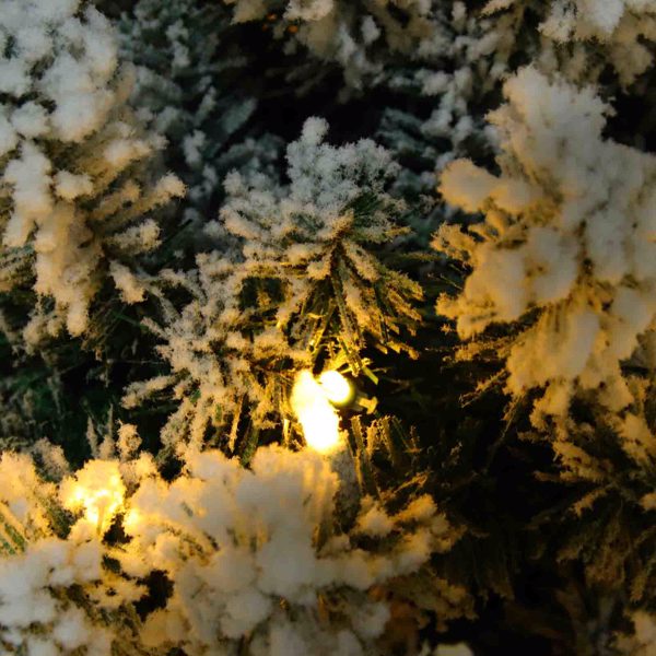 6FT Green Flocking Christmas Tree with 550 Warm LED Lights, 8 Lighting Patterns & 928 Branch Tips